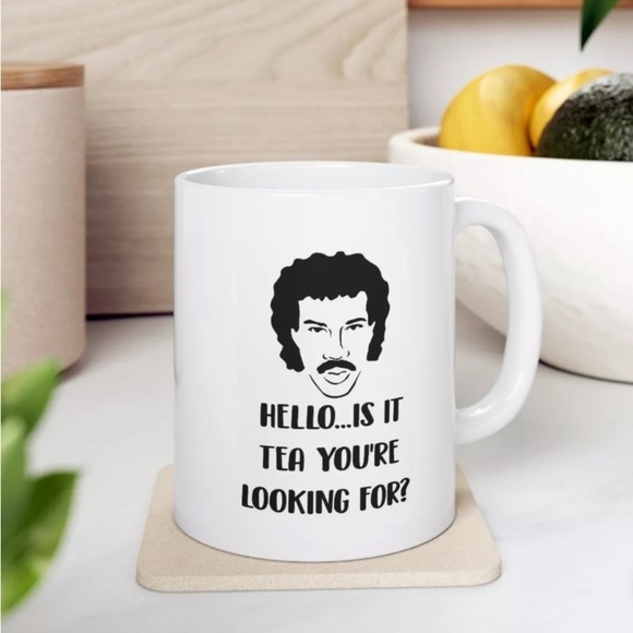 Lionel Ritchie “Hello…” White Mug with Humorous Print - Picture 2 of 3